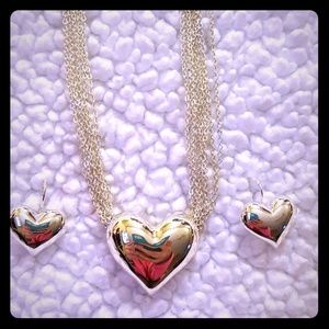 Silver heart necklace and earing set!!